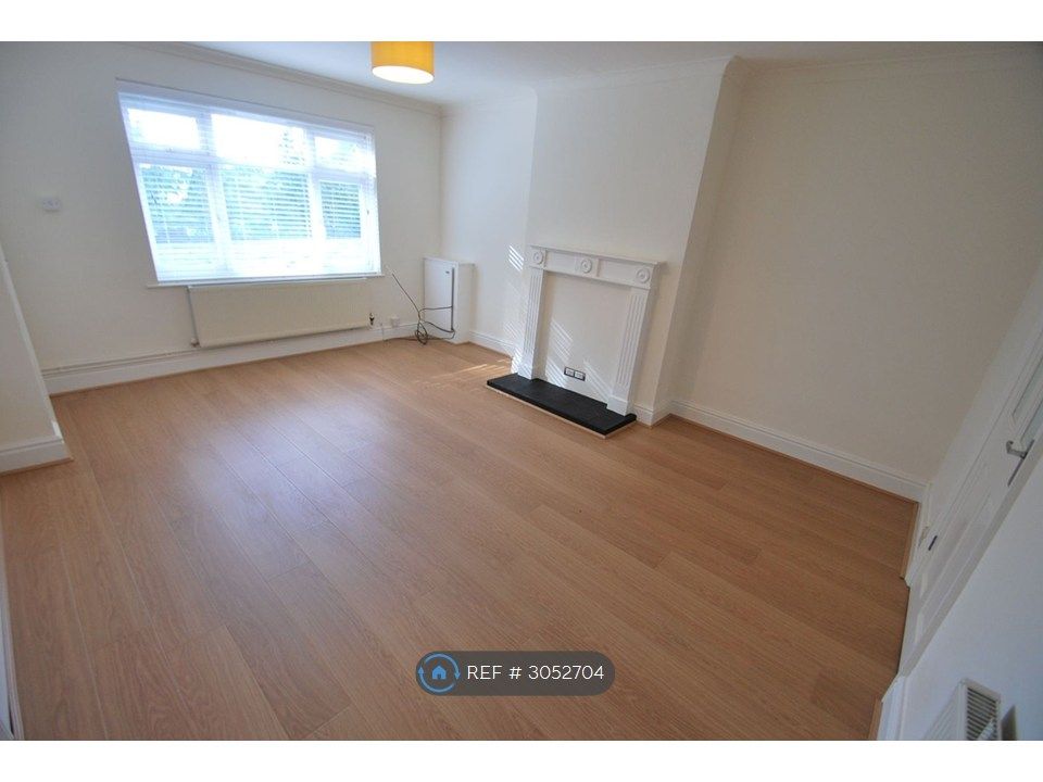 Property photo 2 of 7 Living Room