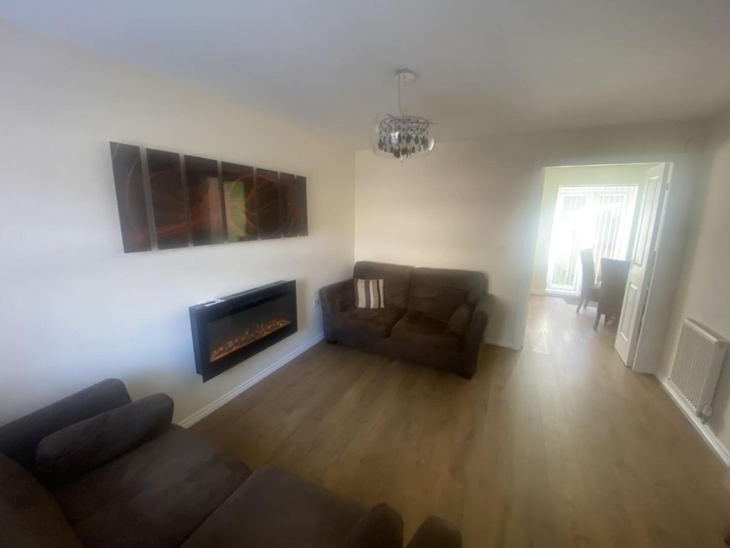 Property photo 3 of 14 Living Room