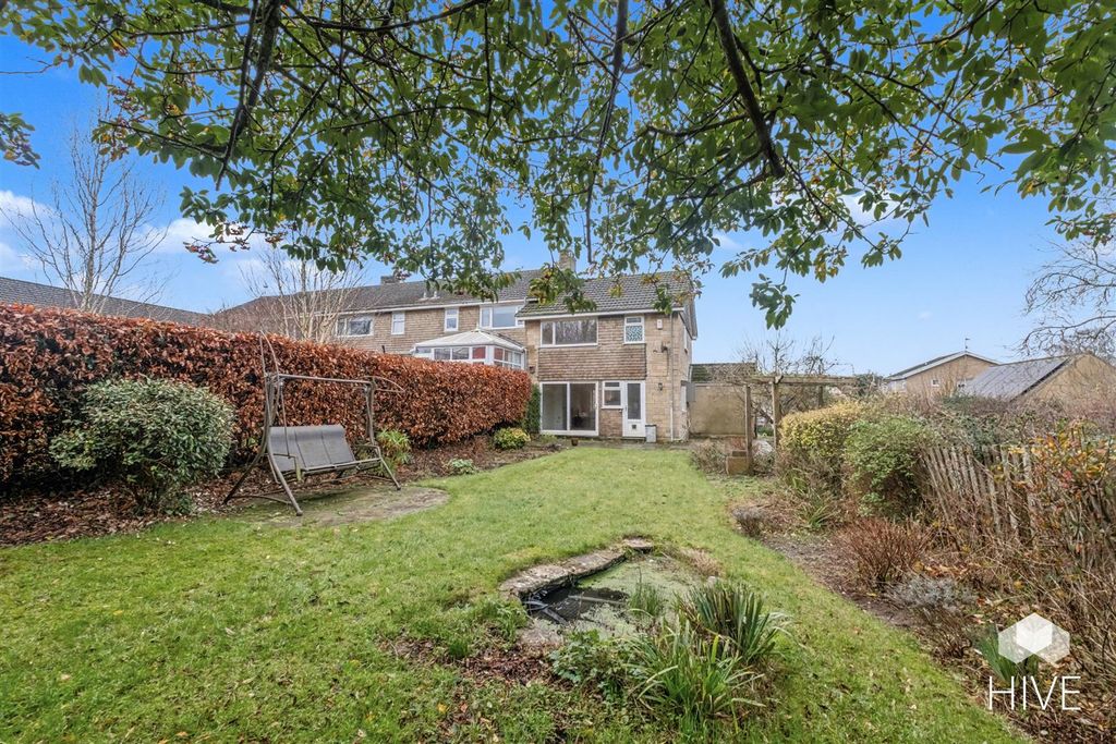 Property photo 1 of 28