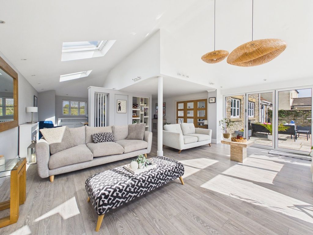 Property photo 2 of 44