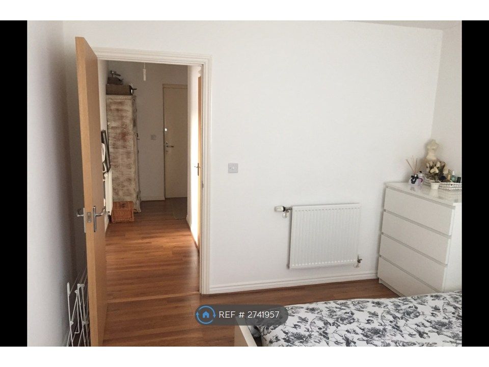 Property photo 2 of 7 Bedroom 1