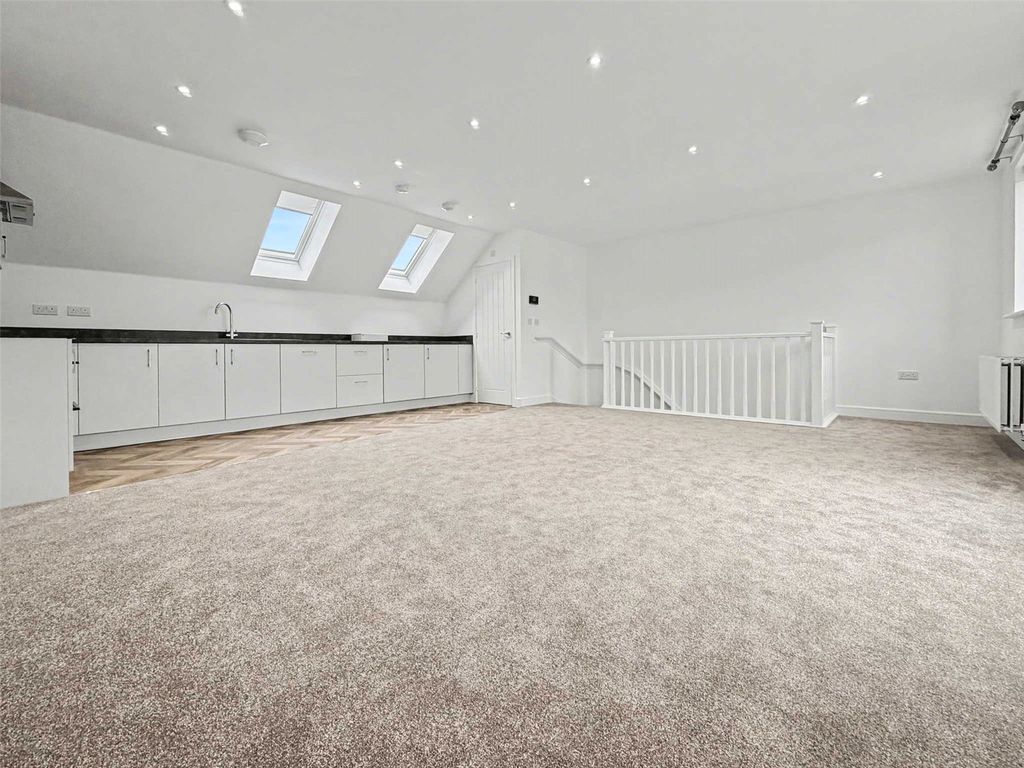 Property photo 3 of 11 Picture No. 06