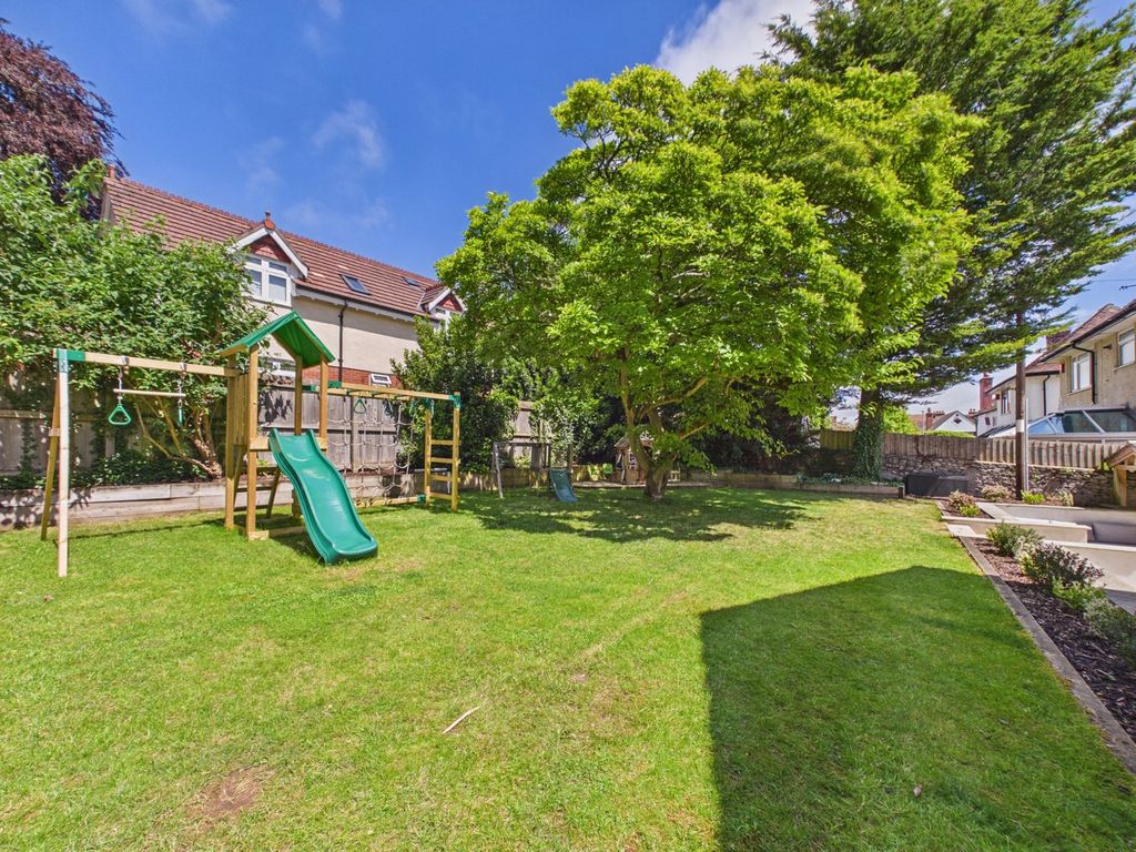 Property photo 2 of 34