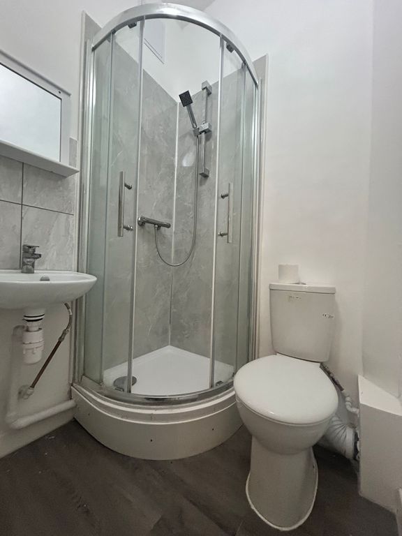 Property photo 3 of 3
