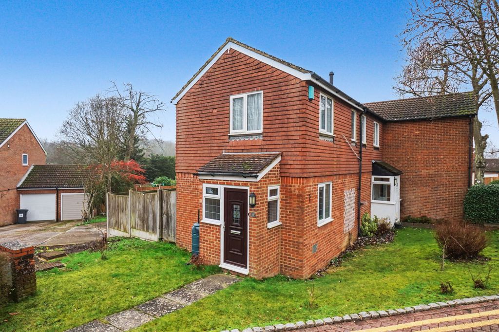 Property photo 1 of 32