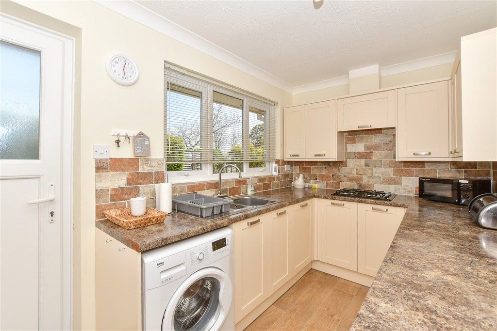 Property photo 2 of 10 Kitchen