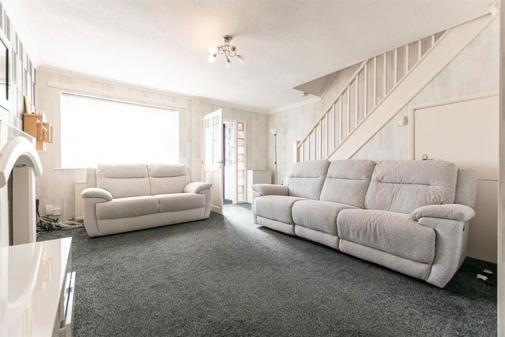 Property photo 2 of 27