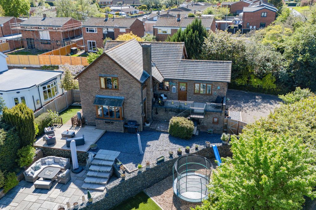 Property photo 1 of 33