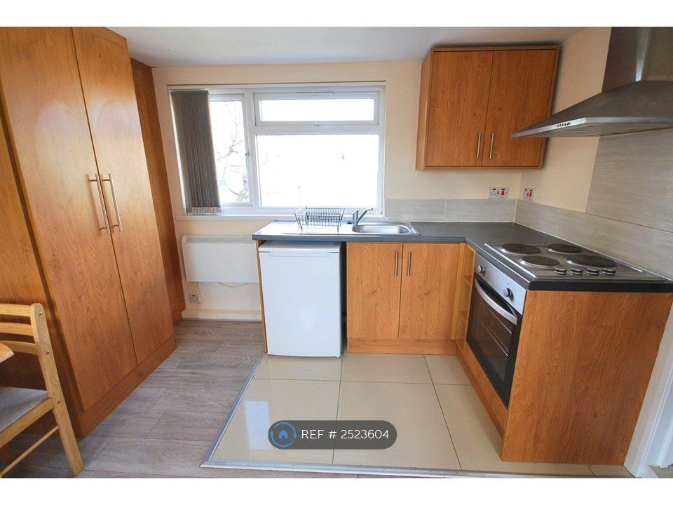 Property photo 2 of 5 Kitchen