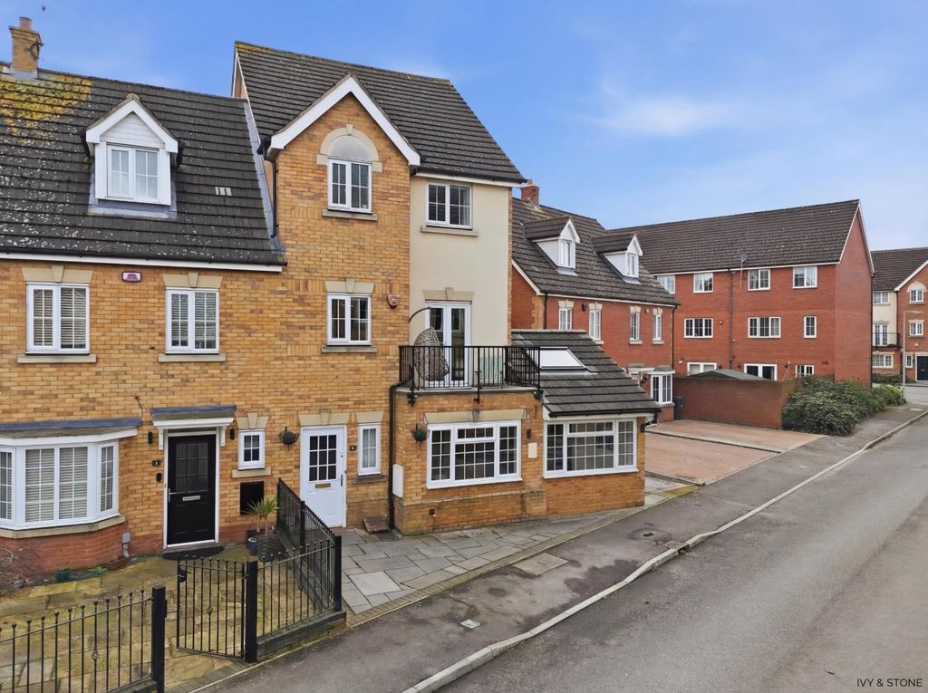 Property photo 3 of 40 4912702