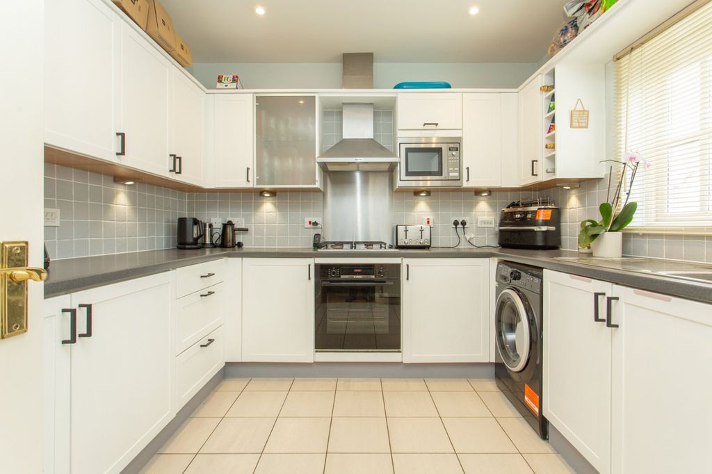 Property photo 3 of 13 Picture 3