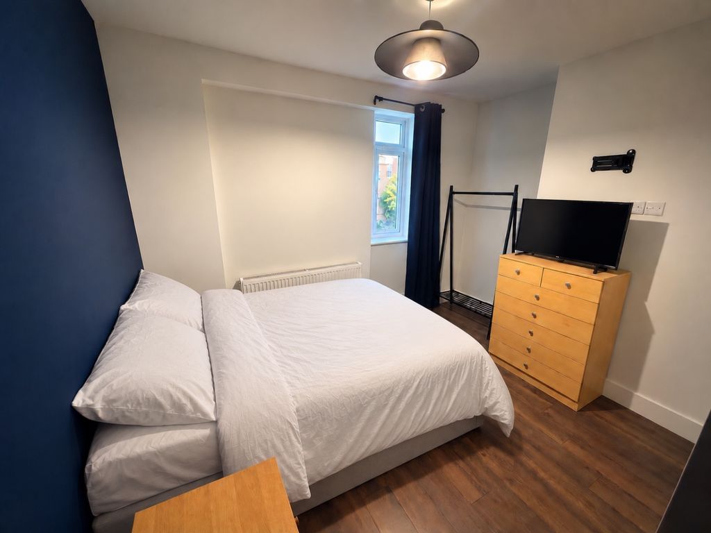Property photo 2 of 4 5548211