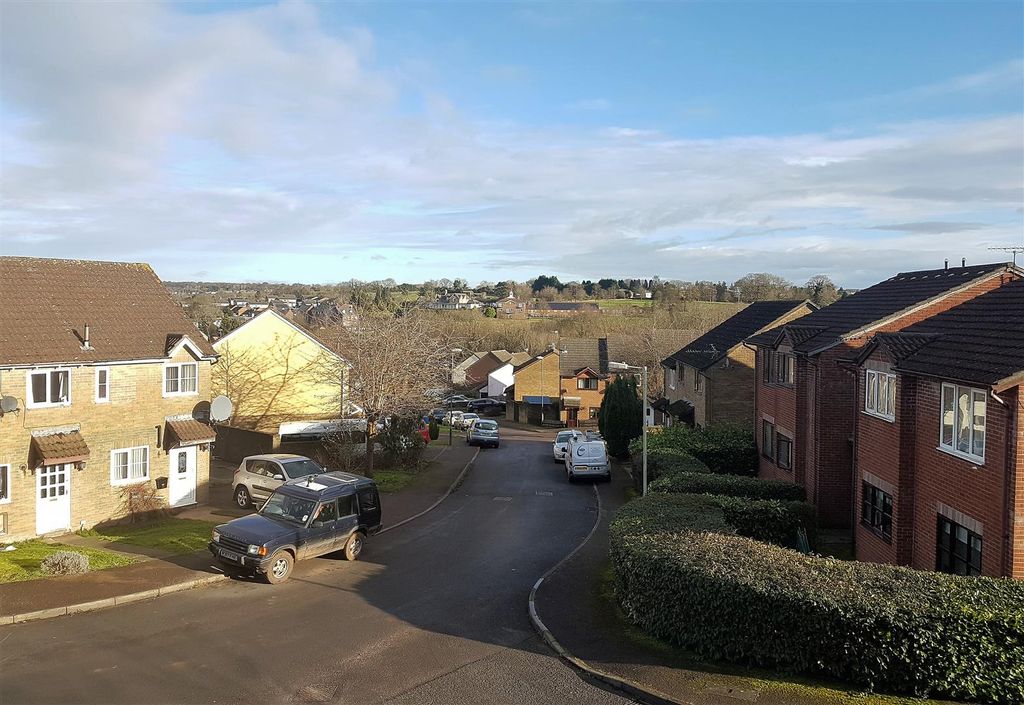 Property photo 2 of 7