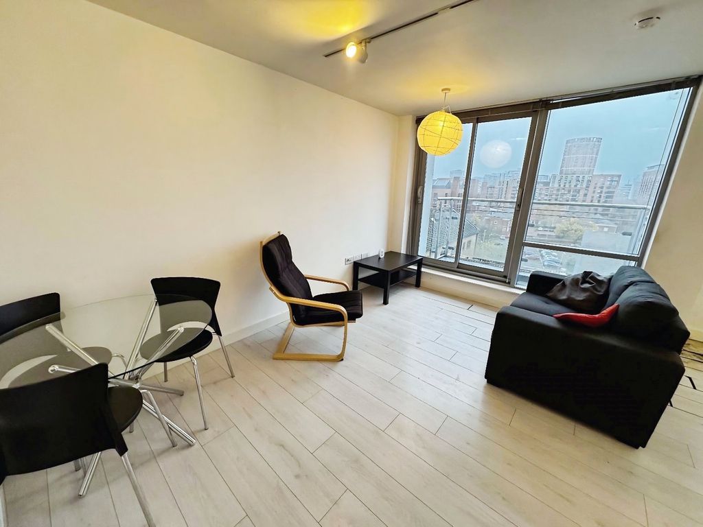 Property photo 2 of 8 Picture No. 16