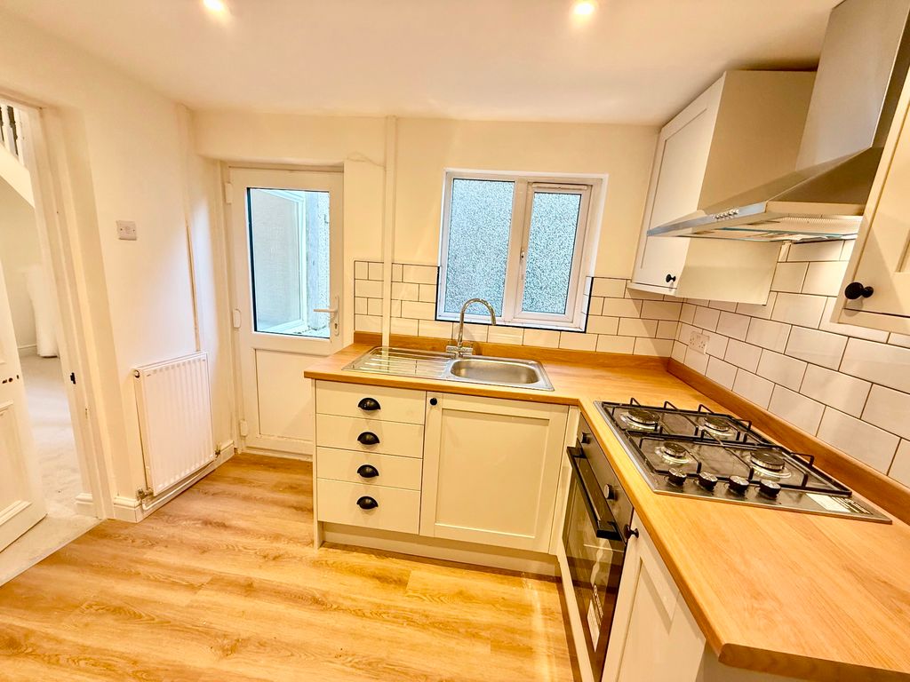 Property photo 3 of 24