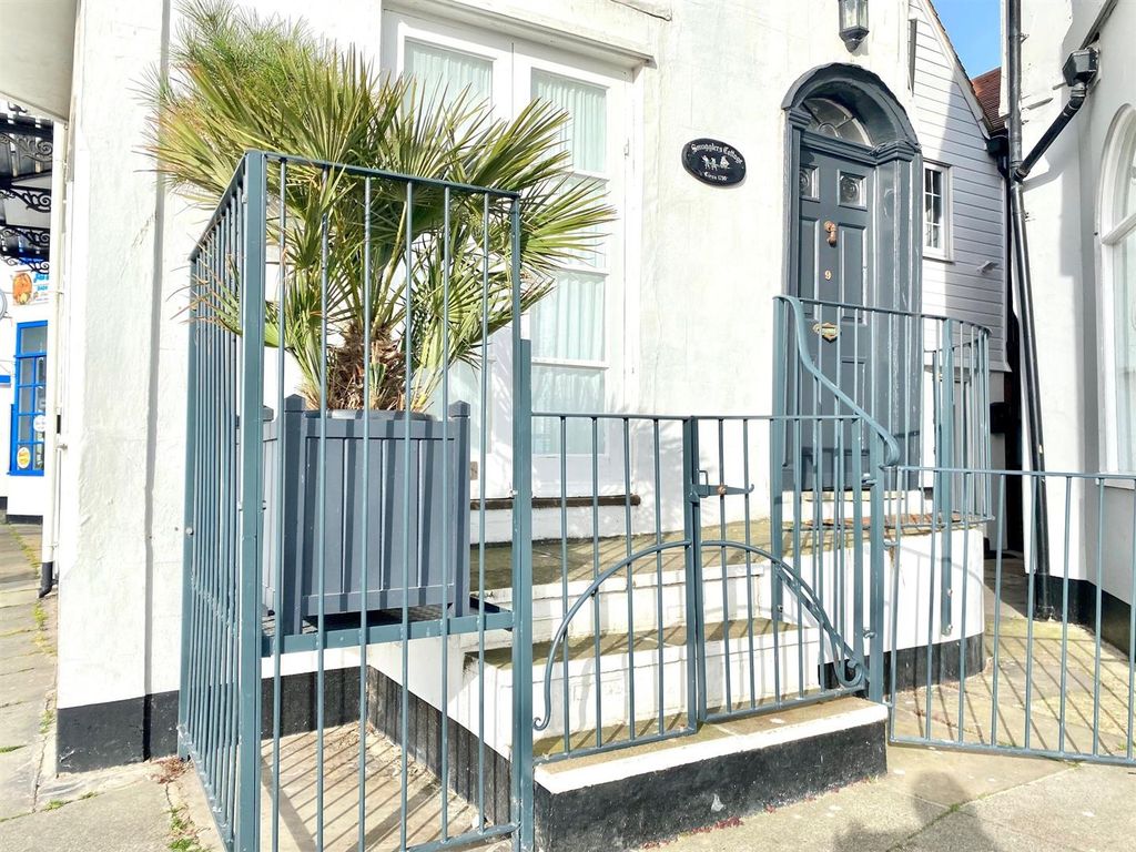 Property photo 3 of 22