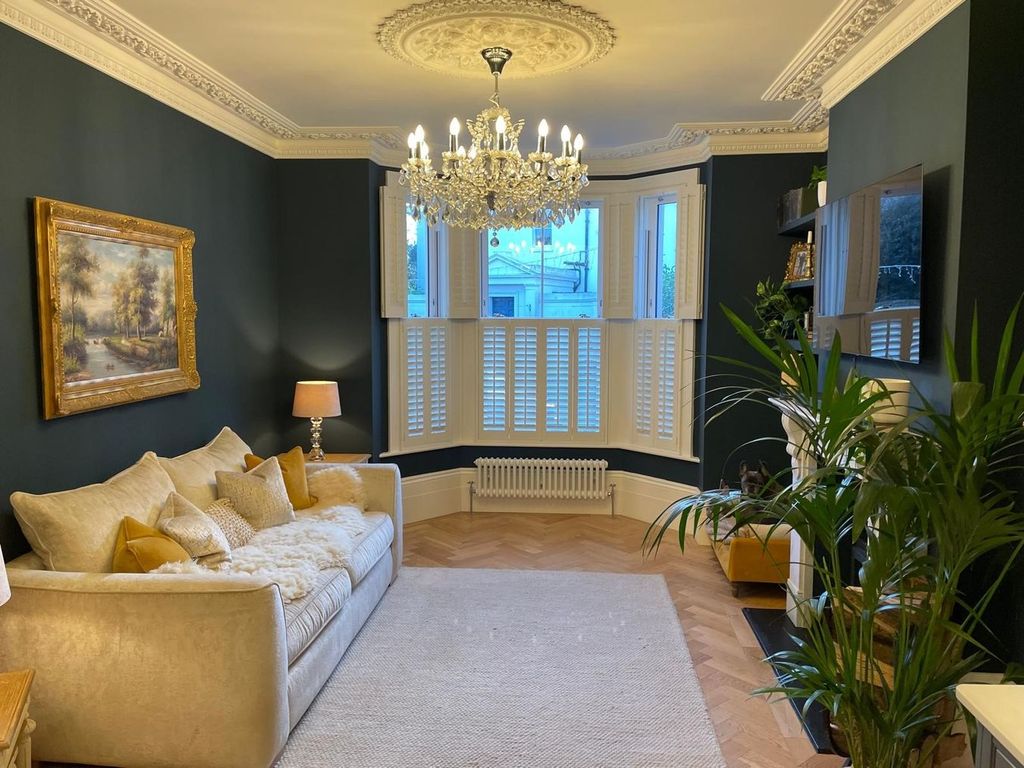 Property photo 1 of 17