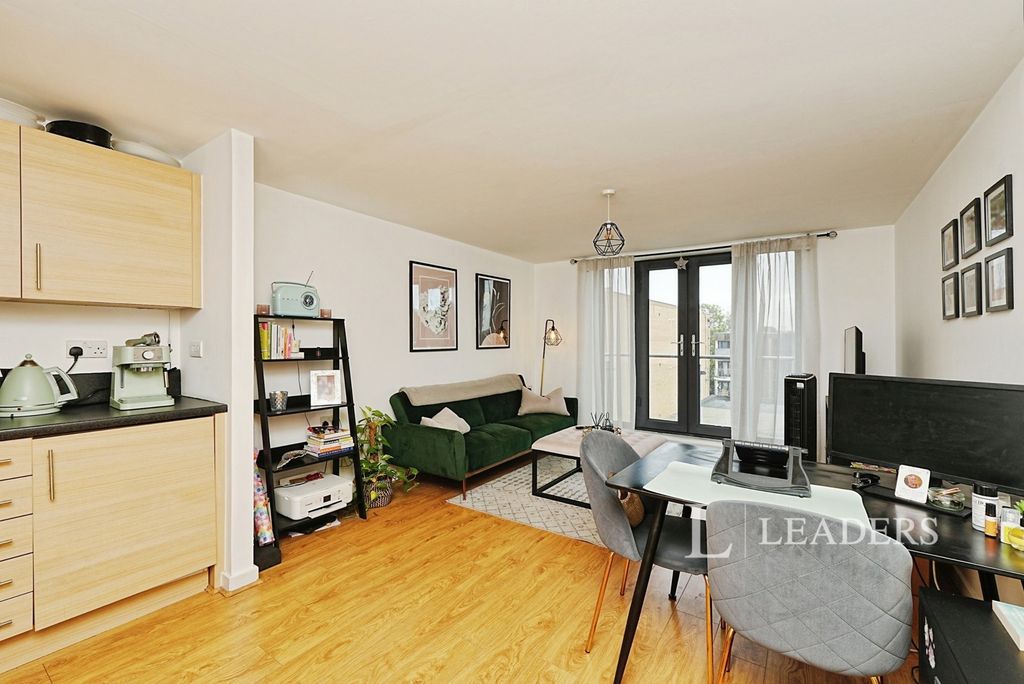 Property photo 2 of 8 Pbox-Img.Jpg