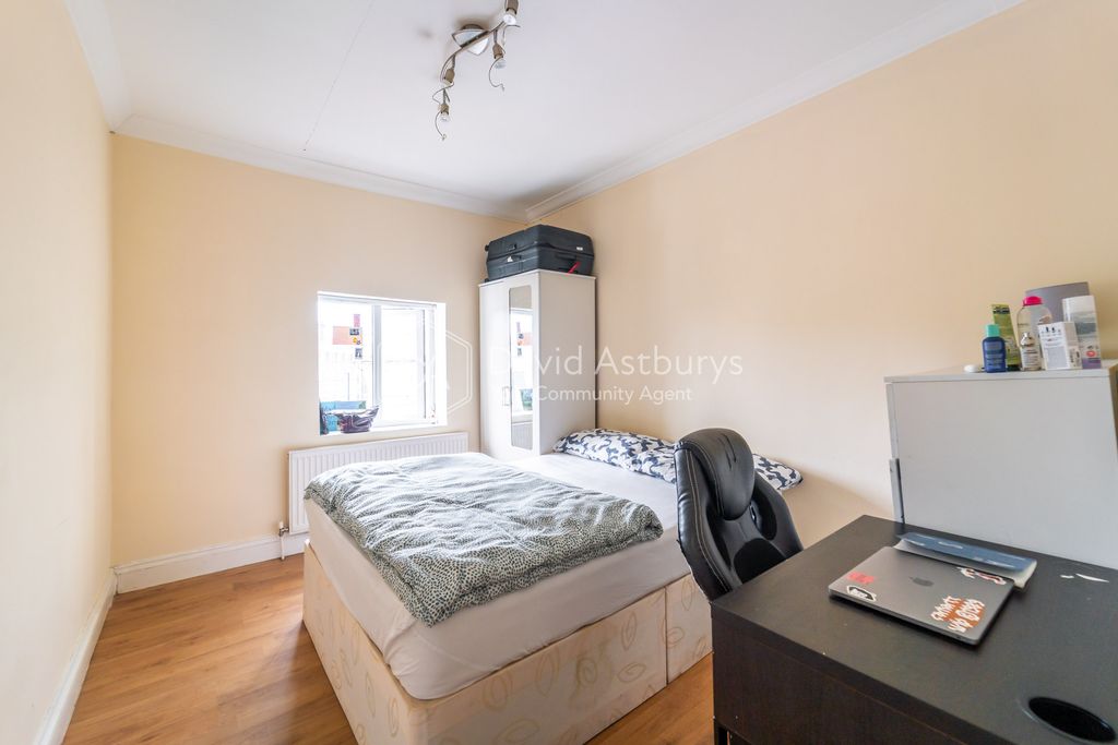 Property photo 1 of 8 Mba04464
