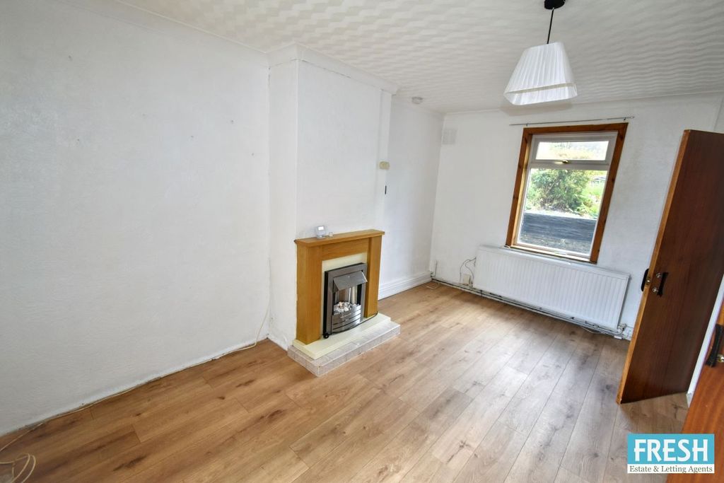 Property photo 3 of 26
