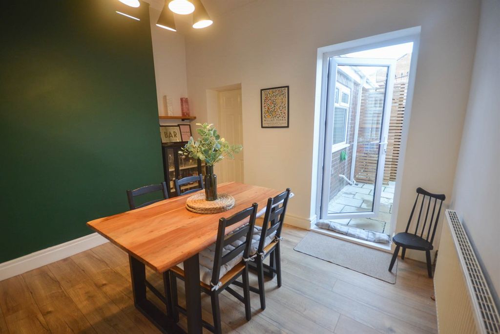 Property photo 3 of 16 Dining Room