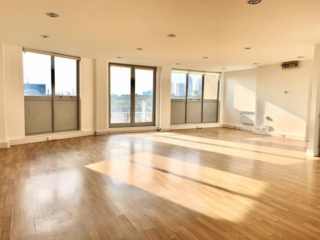 Property photo 2 of 4 4th Flr Int.Jpg