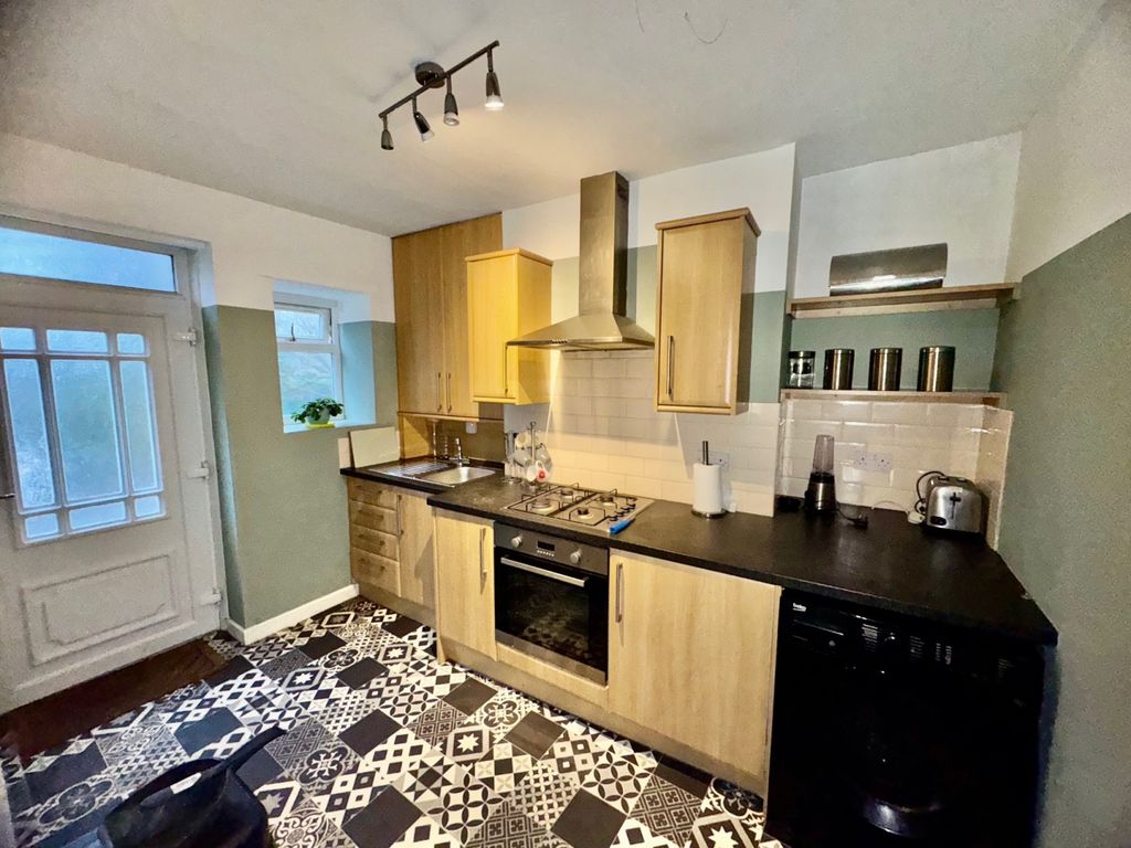 Property photo 3 of 4 Kitchen