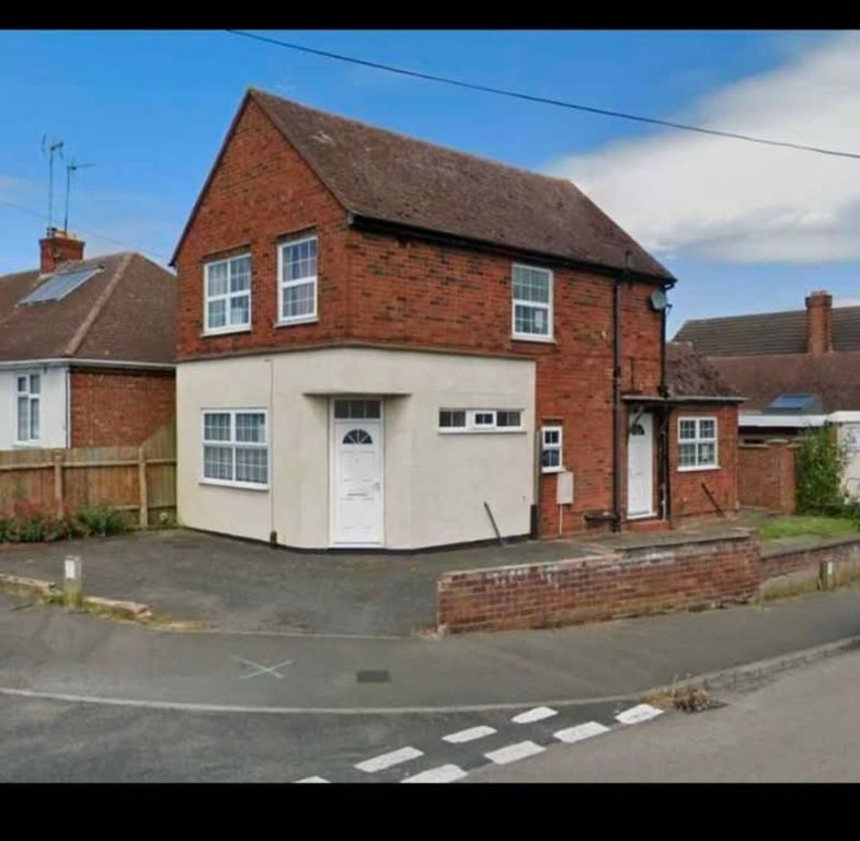 Property photo 1 of 12 Cover