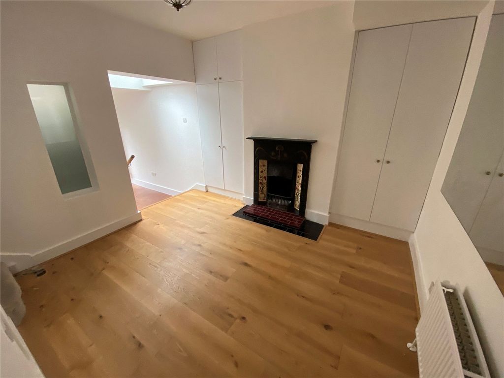 Property photo 2 of 10 Picture No. 33