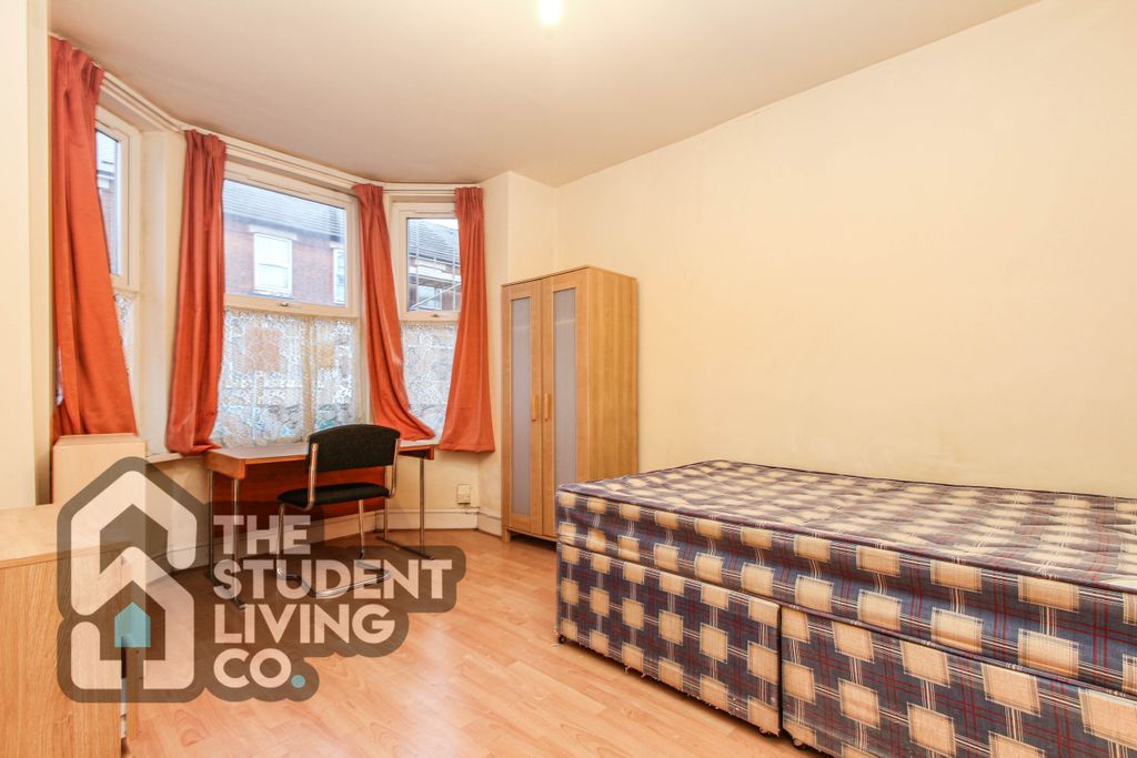 Property photo 2 of 22