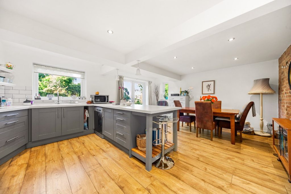 Property photo 1 of 17 Picture 1