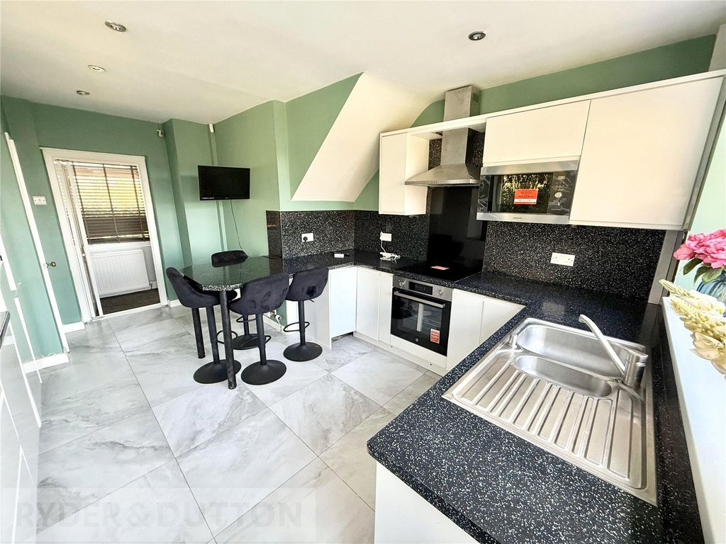 Property photo 3 of 30 Kitchen / Diner