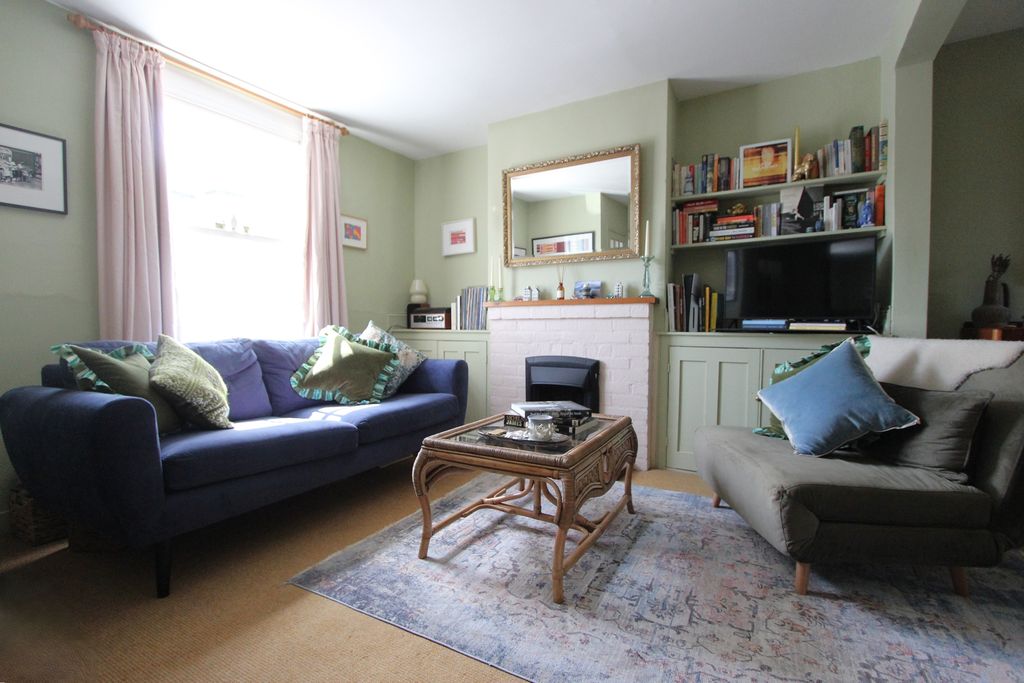Property photo 2 of 15 Photo 11