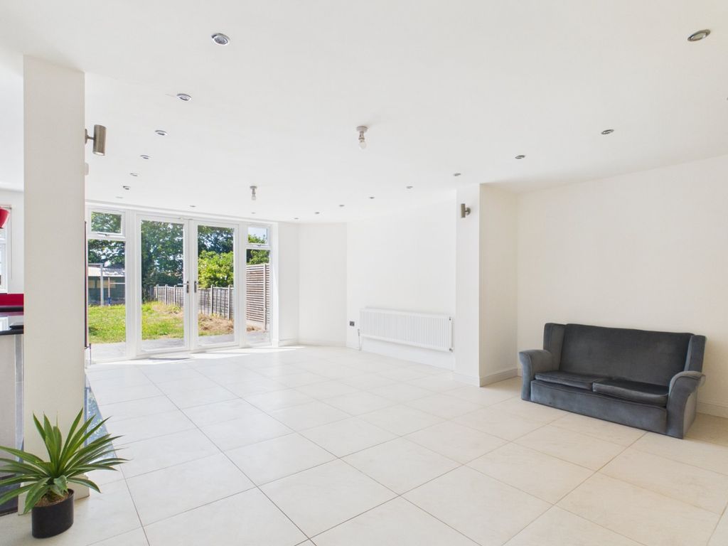 Property photo 2 of 18 Picture No. 20