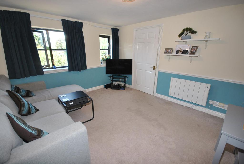 Property photo 3 of 9