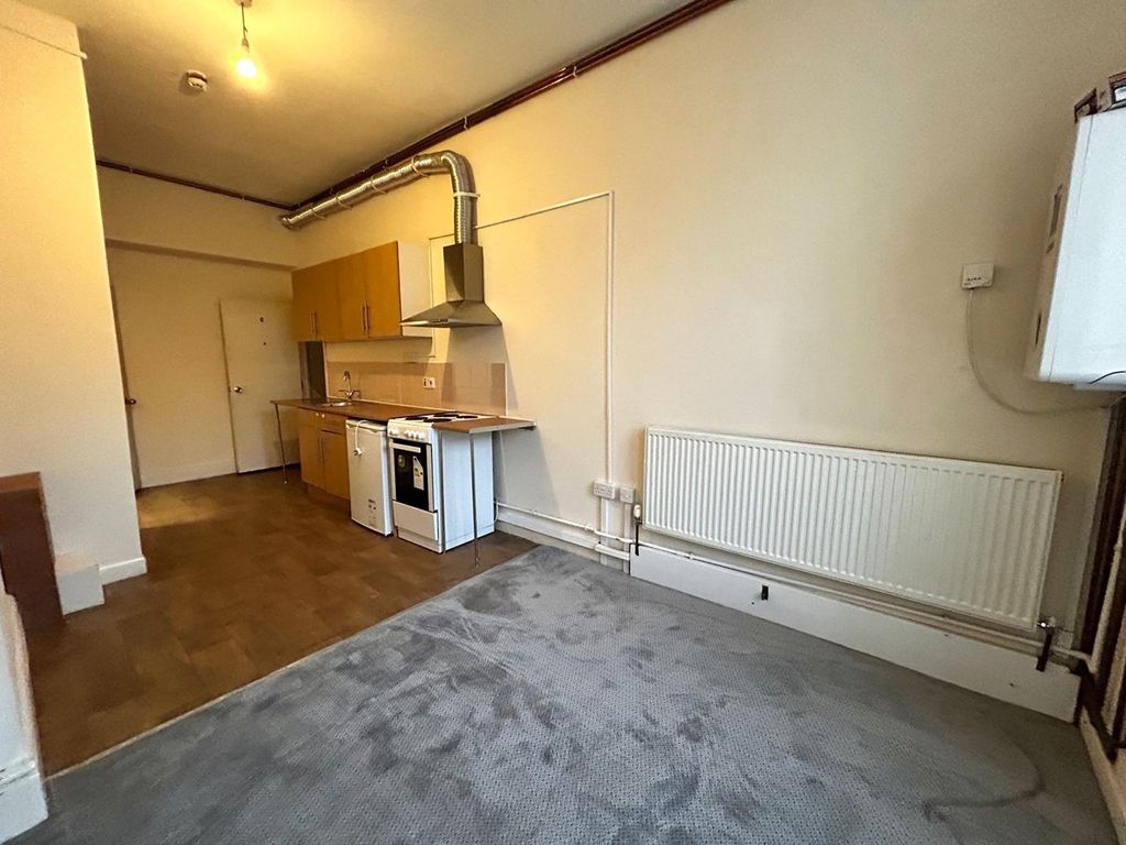 Property photo 2 of 3