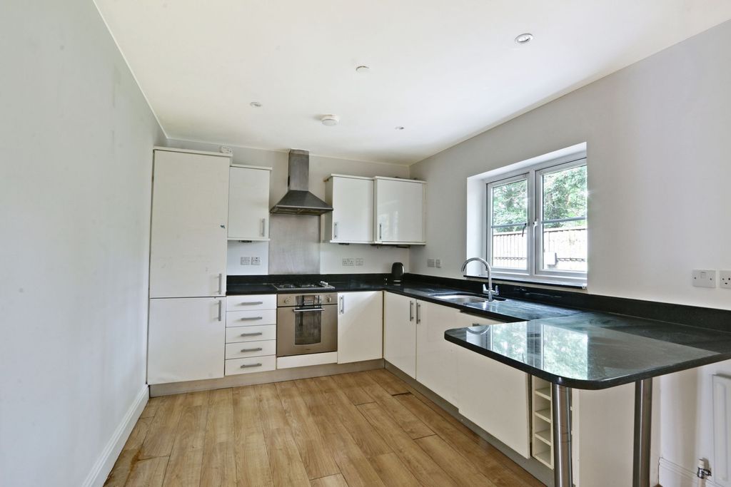 Property photo 2 of 12 Photo 7