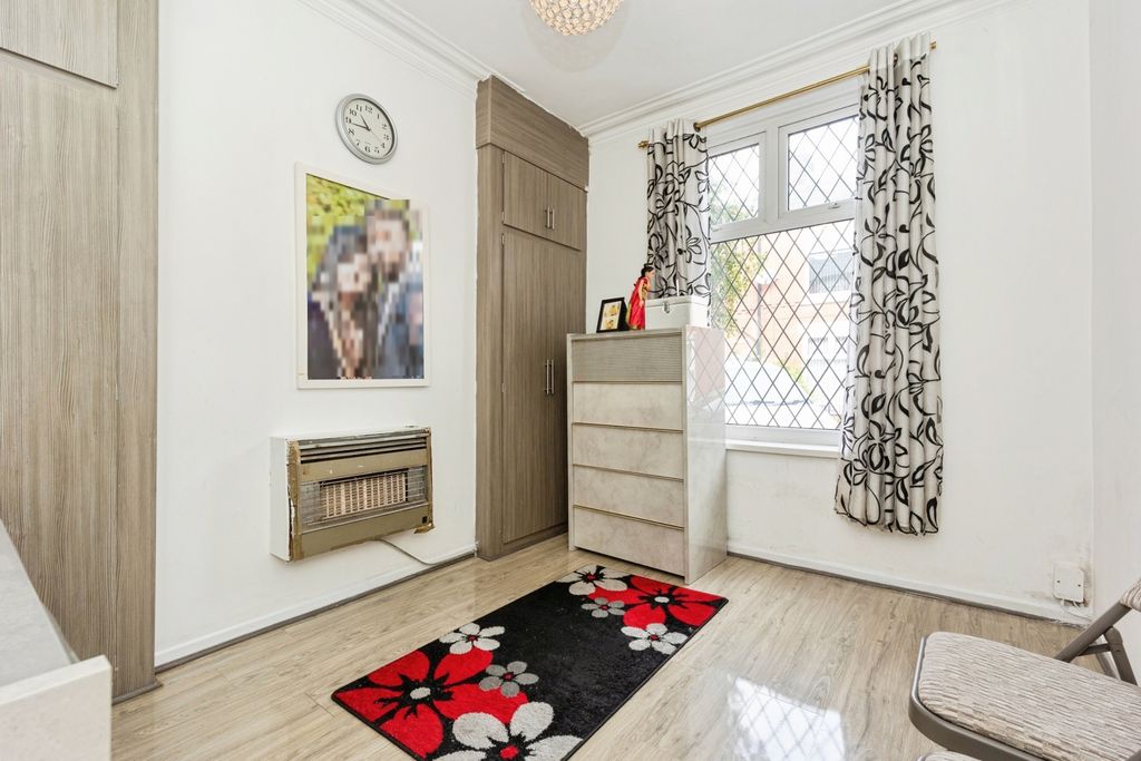 Property photo 2 of 21 Pbox-Img.Jpg