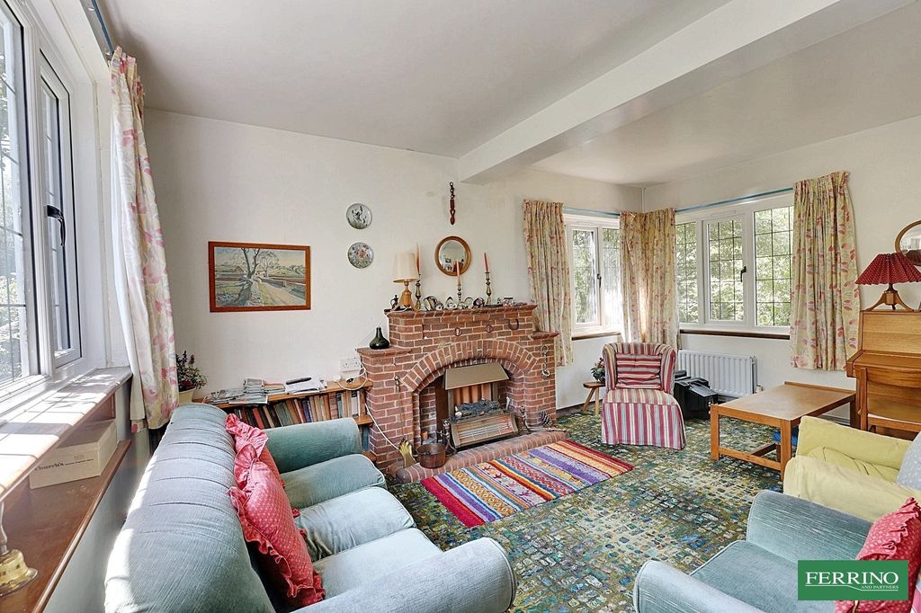 Property photo 3 of 22 Sitting Room