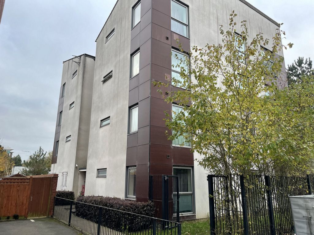 Property photo 1 of 11 Building