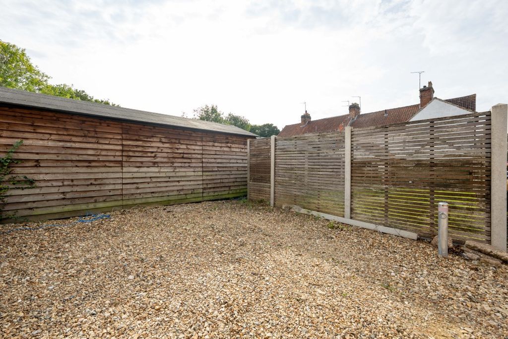 Property photo 2 of 22