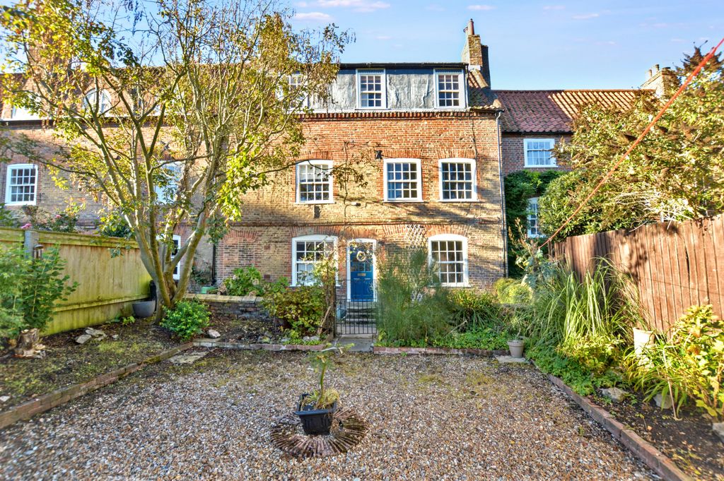 Property photo 1 of 21 Re 1
