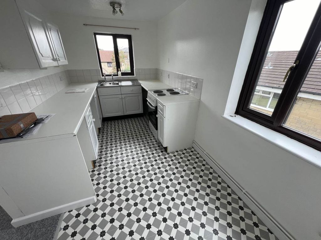 Property photo 2 of 7 Kithchen