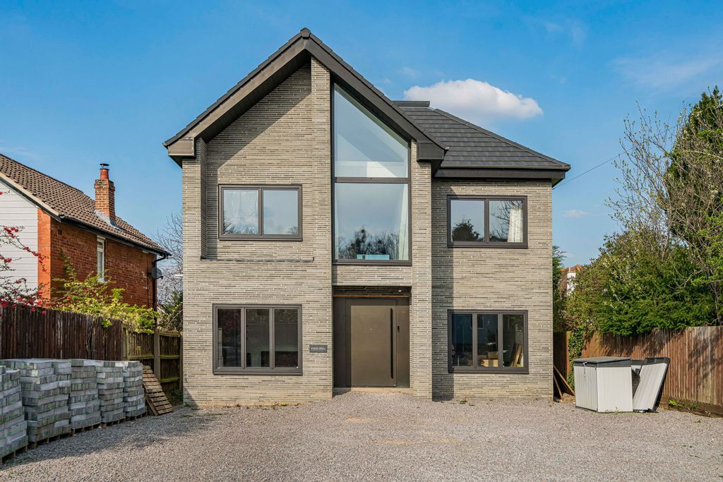 Property photo 1 of 30