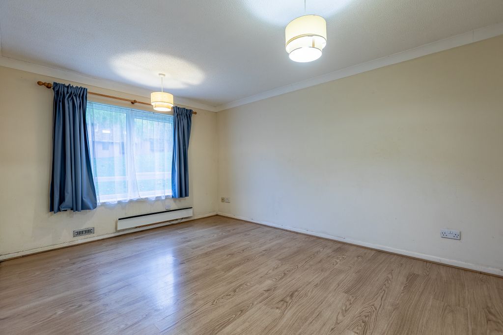 Property photo 2 of 11 Photo 1