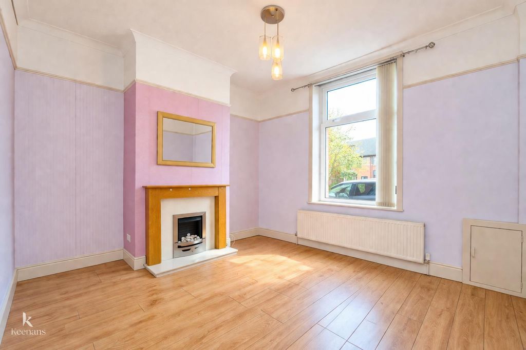 Property photo 2 of 20