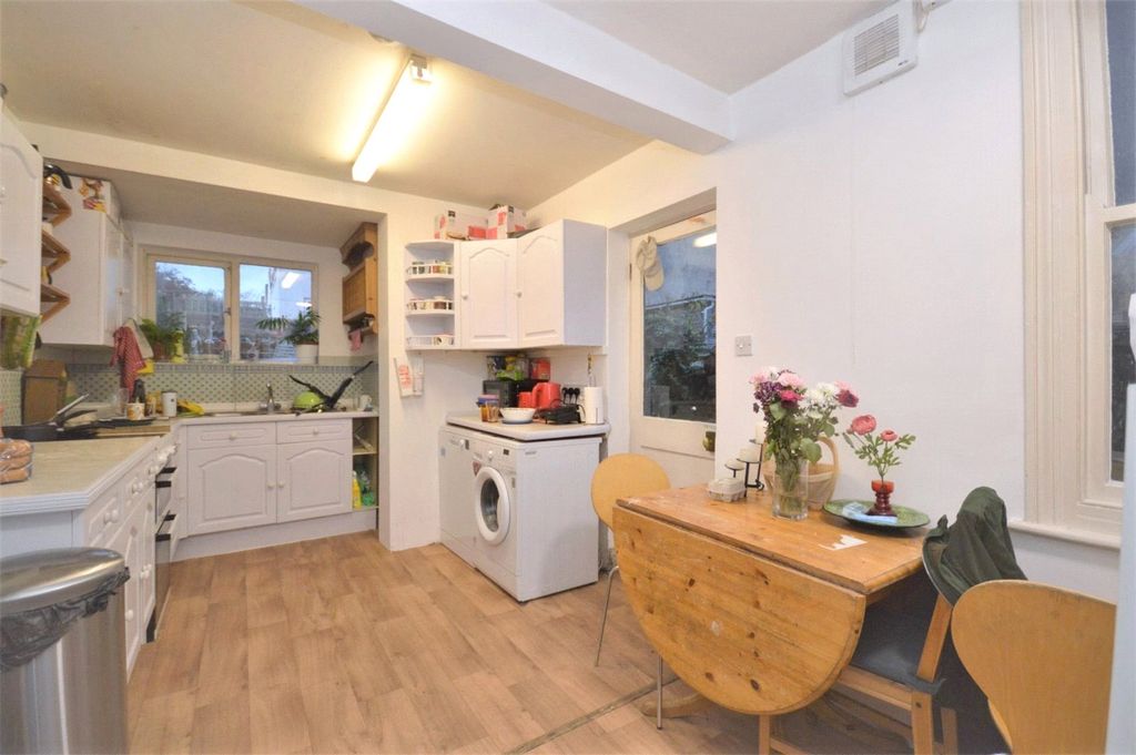 Property photo 3 of 13 Picture No. 17