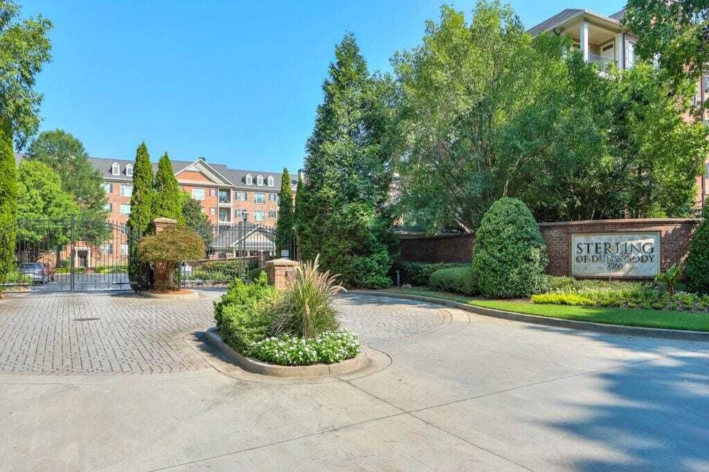 Property photo 1 of 31