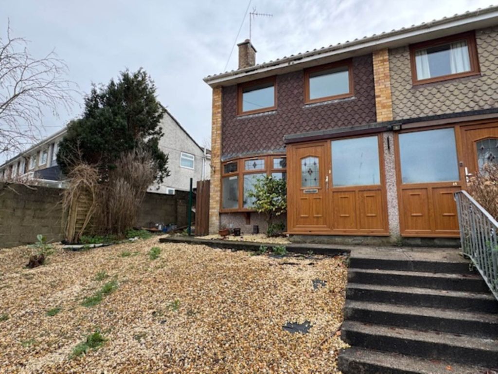 Property photo 1 of 11