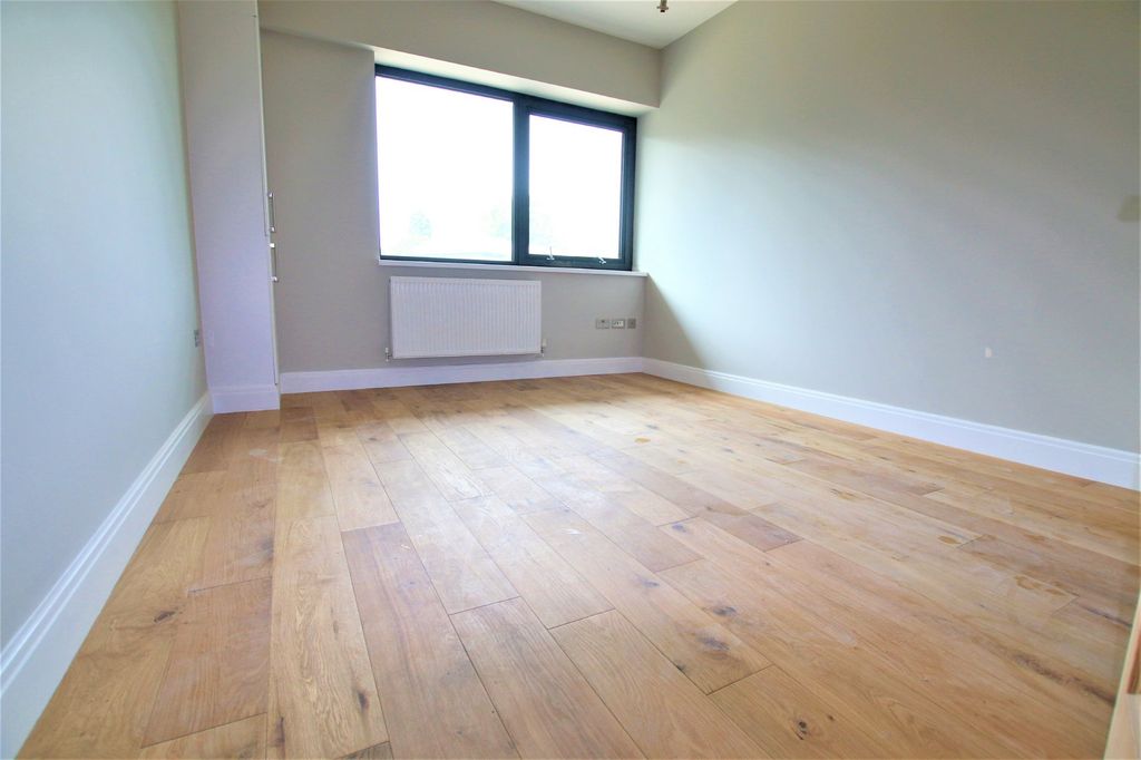 Property photo 1 of 3